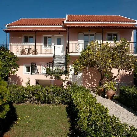 Maria's Paradise Apartment Astrakeri