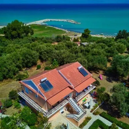 Maria's Paradise Apartament Astrakeri